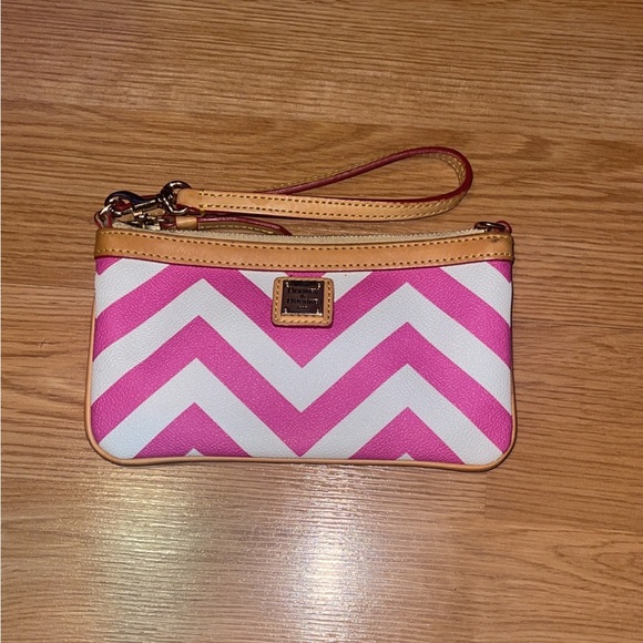 Dooney & Bourke - Picture 1 of 2